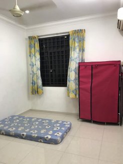 zinc tee age 25 searching for a room in Bandar selesa jaya Johor Malaysia for max price 550