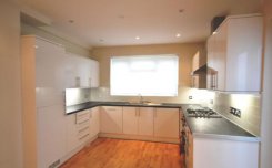 House offered in Barnet London United Kingdom for £550 p/m