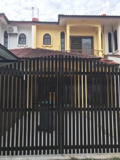 House offered in Bukit indah Johor Malaysia for RM1400 p/m
