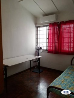 Room in Selangor Petaling Jaya for RM500 per month