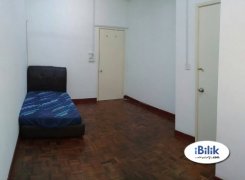 Room in Selangor Taman mayang for RM600 per month
