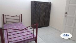 Room offered in Seksyen 17, petaling jaya Selangor Malaysia for RM560 p/m