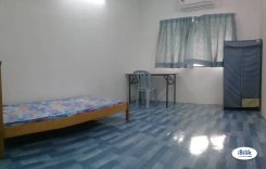 Room in Selangor Damansara utama for RM860 per month