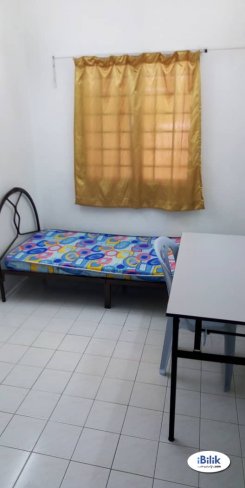 Room offered in Pusat Bandar Puchong Selangor Malaysia for RM500 p/m