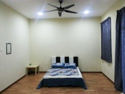Room offered in Shah alam  Selangor Malaysia for RM740 p/m