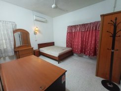 Room offered in Damansara jaya Selangor Malaysia for RM890 p/m