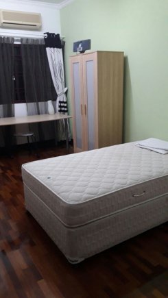Single room offered in Bandar utama Selangor Malaysia for RM700 p/m