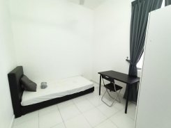 Room offered in 79100 Johor Malaysia for RM430 p/m