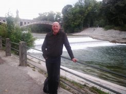 nigel roberts age 57 searching for a room in Woking Surrey United Kingdom for max price 75