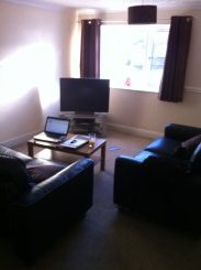 Double room offered in Near Sheffield Yorkshire United Kingdom for £400 p/m