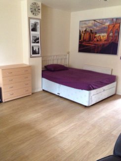 Double room in  Milton keynes for £450 per month