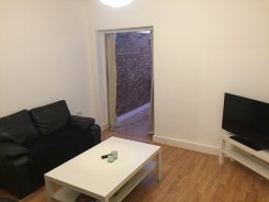 Double room in Surrey Croydon for £700 per month