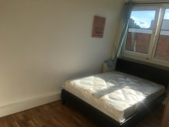 Double room in London Roahampton for £780 per month