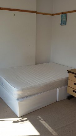 Double room offered in Kingston Surrey United Kingdom for £530 p/m
