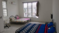 Room offered in Taman bukit indah 2 Johor Malaysia for RM800 p/m