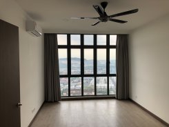 Room offered in Taman megah ria Johor Malaysia for RM800 p/m