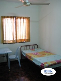 Room offered in Puchong  Selangor Malaysia for RM500 p/m