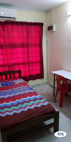 Room offered in Subang jaya Selangor Malaysia for RM500 p/m