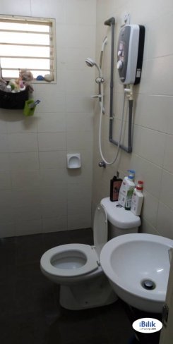 Room in Selangor Petaling Jaya for RM550 per month