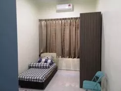 Room offered in Bandar puchong jaya Selangor Malaysia for RM500 p/m