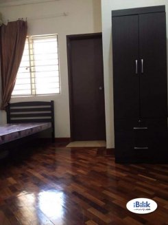 Room offered in Usj Selangor Malaysia for RM600 p/m