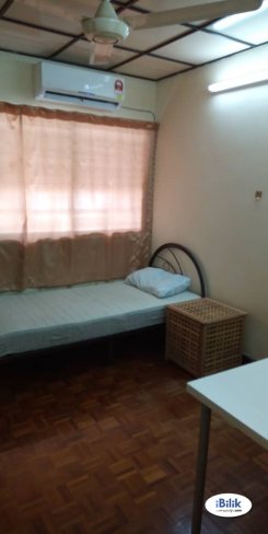 Room offered in Usj Selangor Malaysia for RM550 p/m