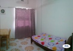 Room offered in Setia alam Selangor Malaysia for RM550 p/m