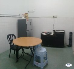 Room in Selangor Damansara utama for RM560 per month