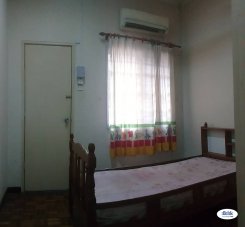 Room offered in Usj Selangor Malaysia for RM590 p/m