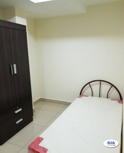 Room offered in Kota damansara Selangor Malaysia for RM570 p/m