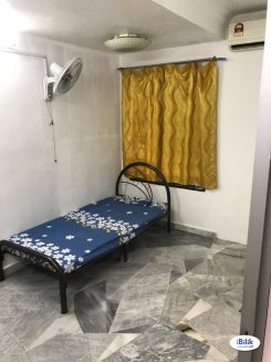 Room offered in Usj Selangor Malaysia for RM500 p/m