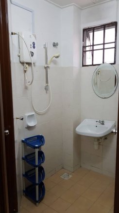 Room in Selangor Kota damansara for RM500 per month