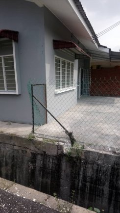 Room in Selangor Petaling Jaya for RM570 per month