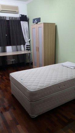 Single room in Selangor Bandar utama for RM700 per month