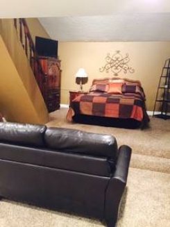 /rooms-for-rent/detail/5633/rooms-san-jose-price-1352-p-m