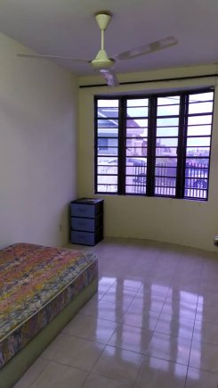 House offered in Taman abad, century garden Johor Malaysia for RM650 p/m