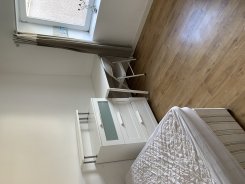 Single room offered in Swansea Wales United Kingdom for £350 p/m