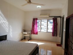 Room offered in Seksyen 14, petaling jaya Selangor Malaysia for RM1000 p/m