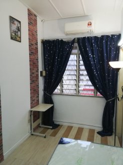 Room offered in Taman perling Johor Malaysia for RM380 p/m