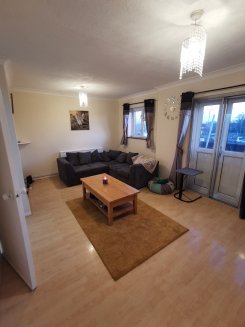 Double room offered in Romford Essex United Kingdom for £600 p/m